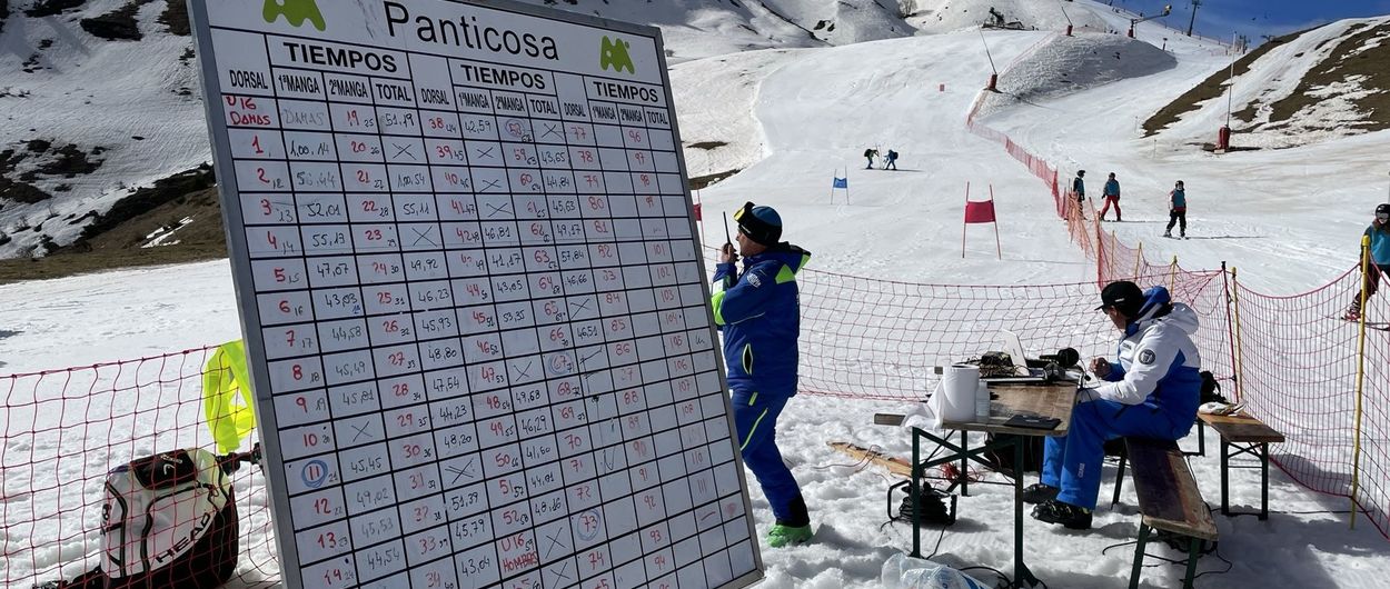Los profesores y entrenadores de esquí se miden en Formigal y Panticosa