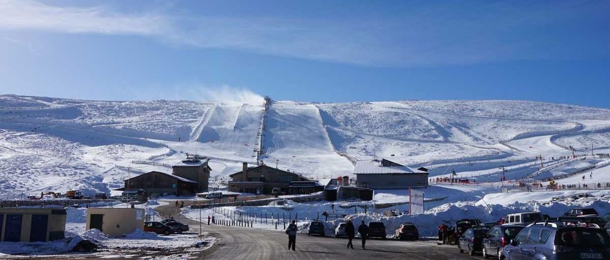 Sierra de Béjar - La Covatilla trabaja para abrir su temporada de esquí en Reyes