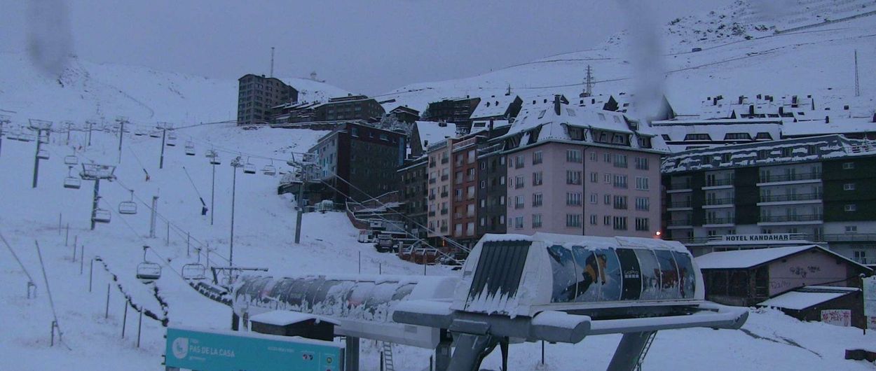 Las estaciones de esquí de la península vuelven a cubrirse de nieve