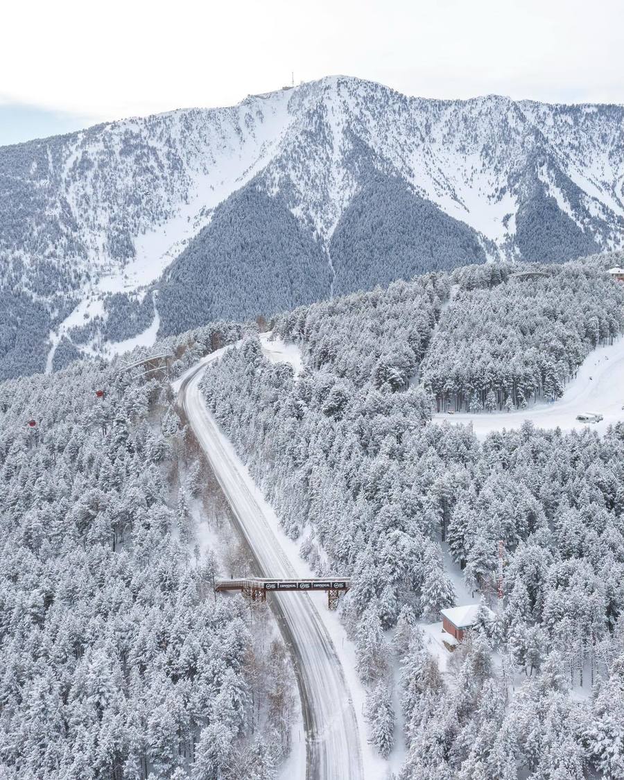 Carretera de acceso a las pistas de esquí de Pal Arinsal