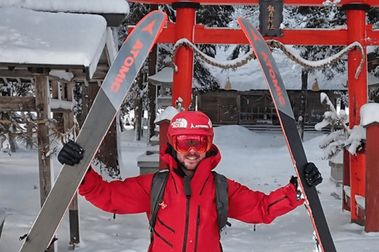 Aymar Navarro nos explica los puntos fuertes de los nuevos esquís Atomic Maverick y Maven