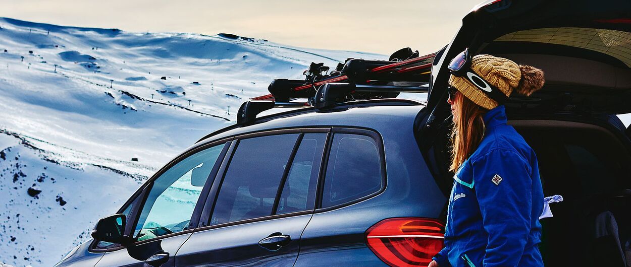 Cómo transportar los esquís en el coche