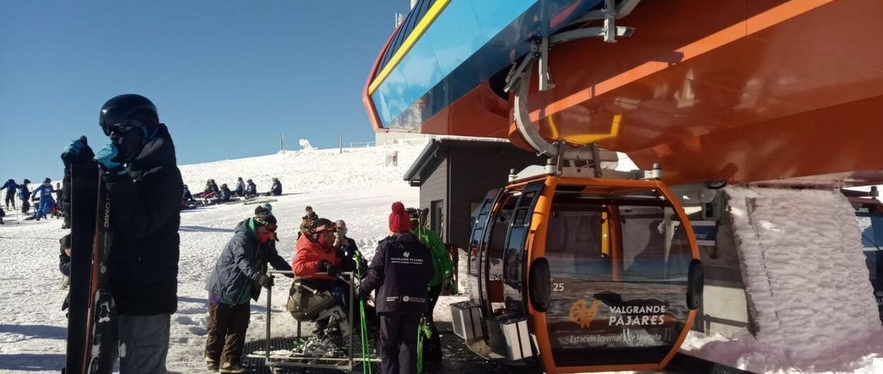 El invento 'Payarés' que permite acceder a esquiadores en silla al telecabina