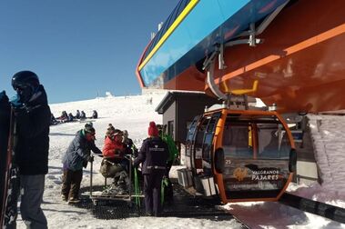 El invento 'Payarés' que permite acceder a esquiadores en silla al telecabina