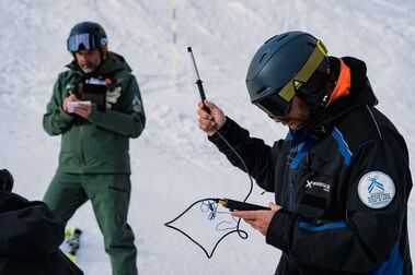 Grandvalira realiza el test de nieve a la pista de esquí Avet