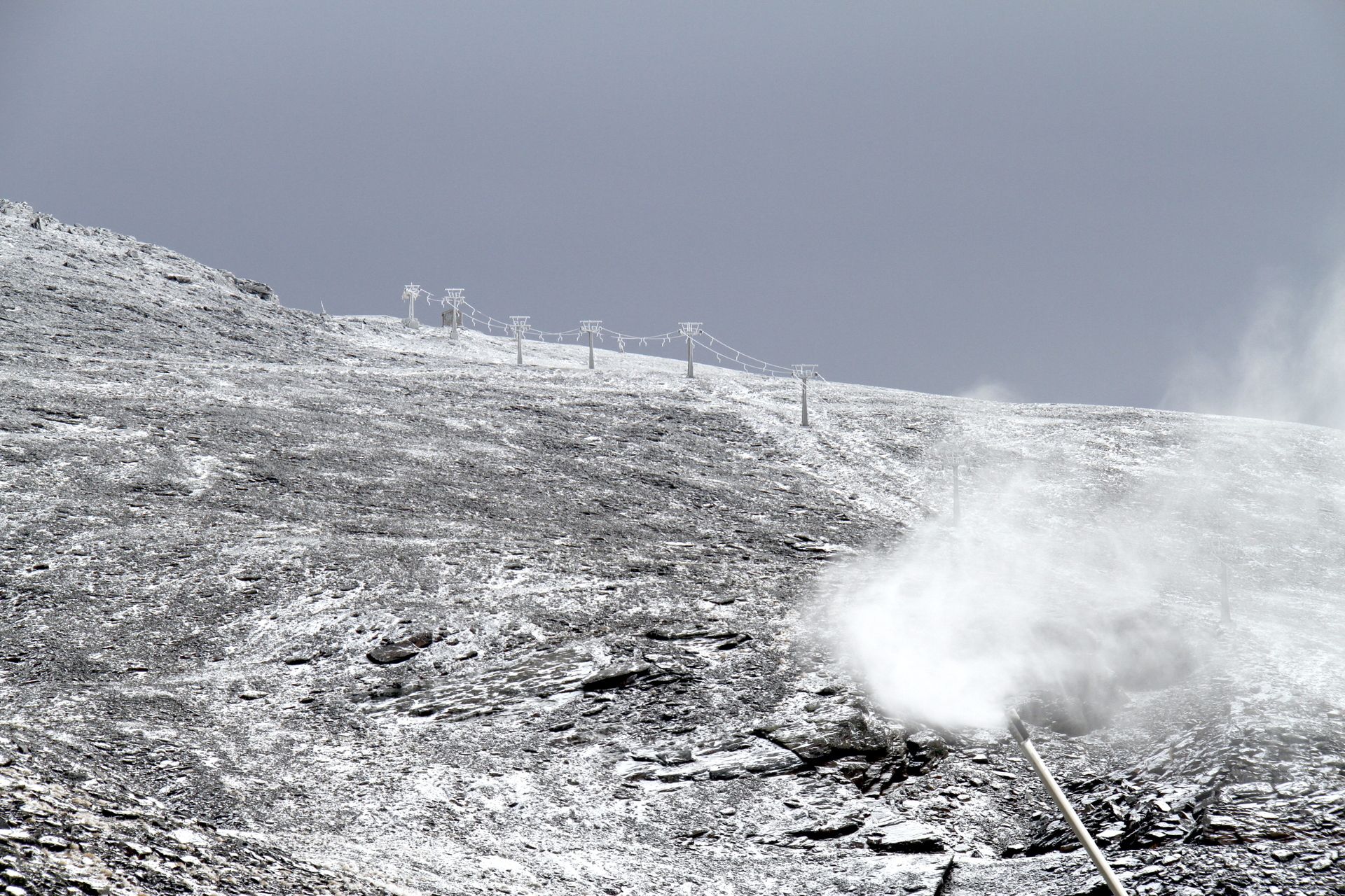 Fotos de Producción de nieve artificial en Sierra Nevada noviembre 2022