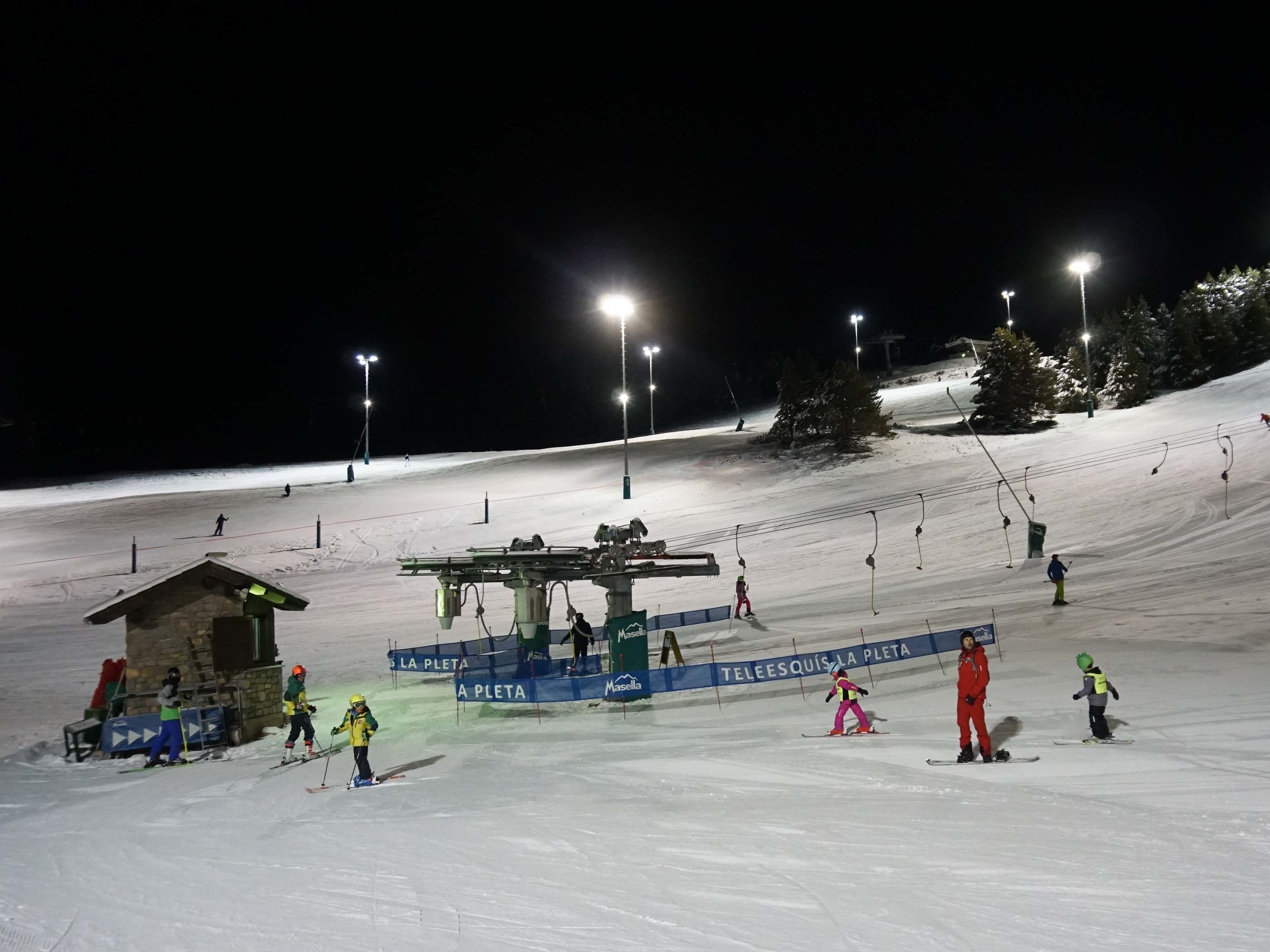 Esquí nocturno en Masella
