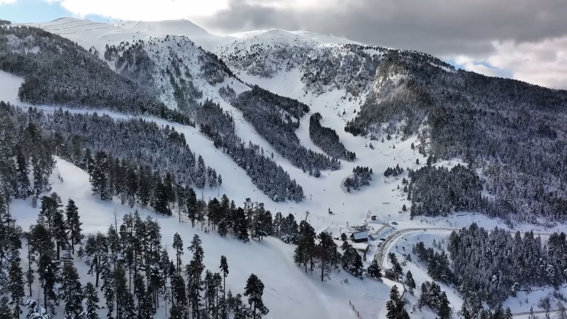 Vista aerea de las pistas de esquí de Masella