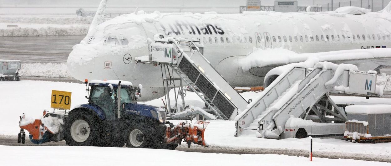 Las intensas nevadas en gran parte de Europa provocan problemas en los transportes