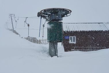 Las estaciones de esquí de Escocia viven la mejor nieve en años... pero están cerradas