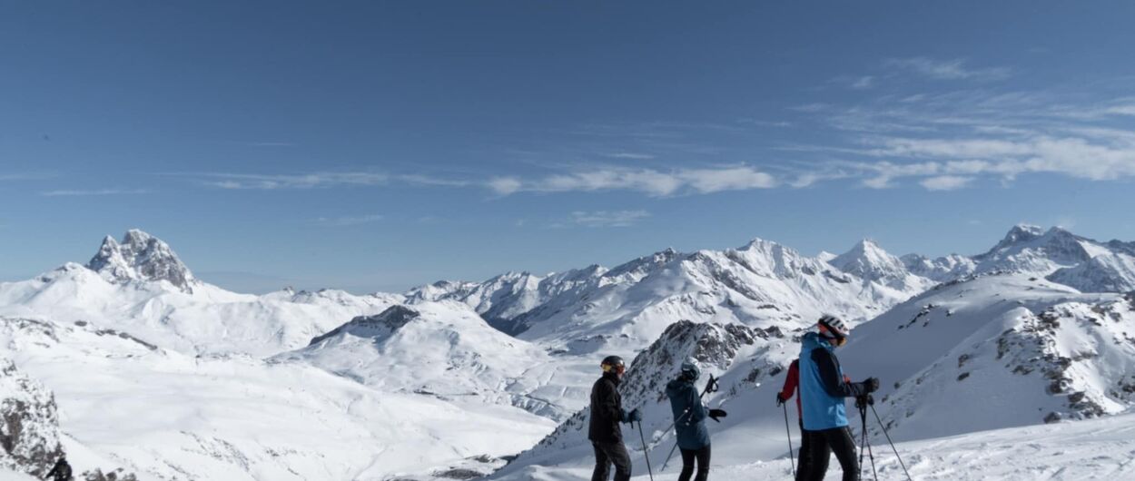 Las estaciones de esquí cierran la temporada en un fin de semana 'tropical'