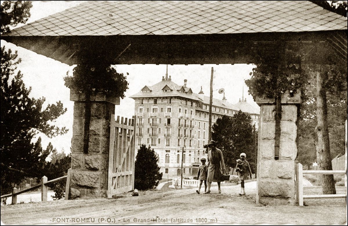 Antigua postal del Grand Hotel de Font-Romeu (Editorial P. O.)