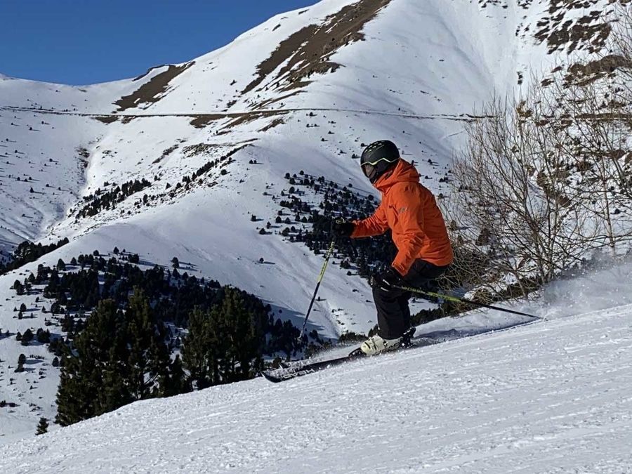 Esquiando por el sector de Setúria (Foto: R. C.).