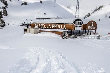 Baqueira acogerá a los esquiadores afectados por la avería en Espot