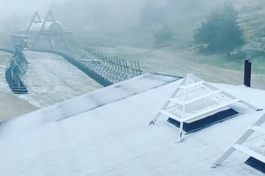 Valdesquí registra una nevada en pleno mes de junio