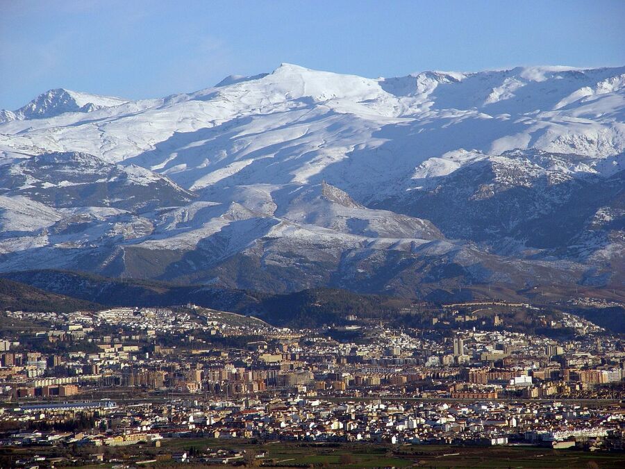 Iimagen de Sierra Nevada desde Granada