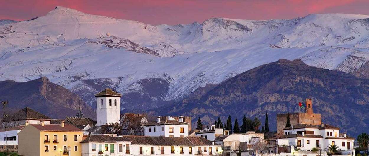 Cetursa Sierra Nevada bajará sus oficinas de la estación de esquí a Granada Capital