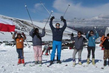 Niños Aprenden a Esquiar en Corralco