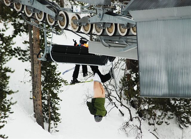 Esquiador en pelotas en Vail, Estados Unidos
