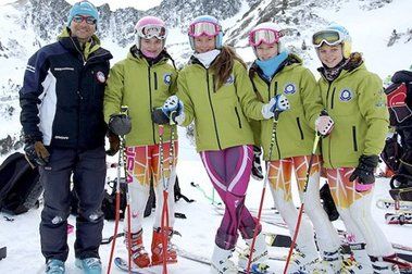 Equipo Femenino Infantil de Ski de Chile en Andorra