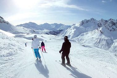 Lech mantendrá el límite de entrada de esquiadores a sus pistas