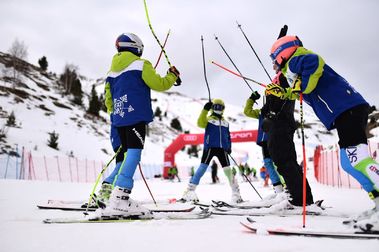 Más de 330 esquiadores en el 25 Aniversario del Trofeo Pitarroy de Cerler 