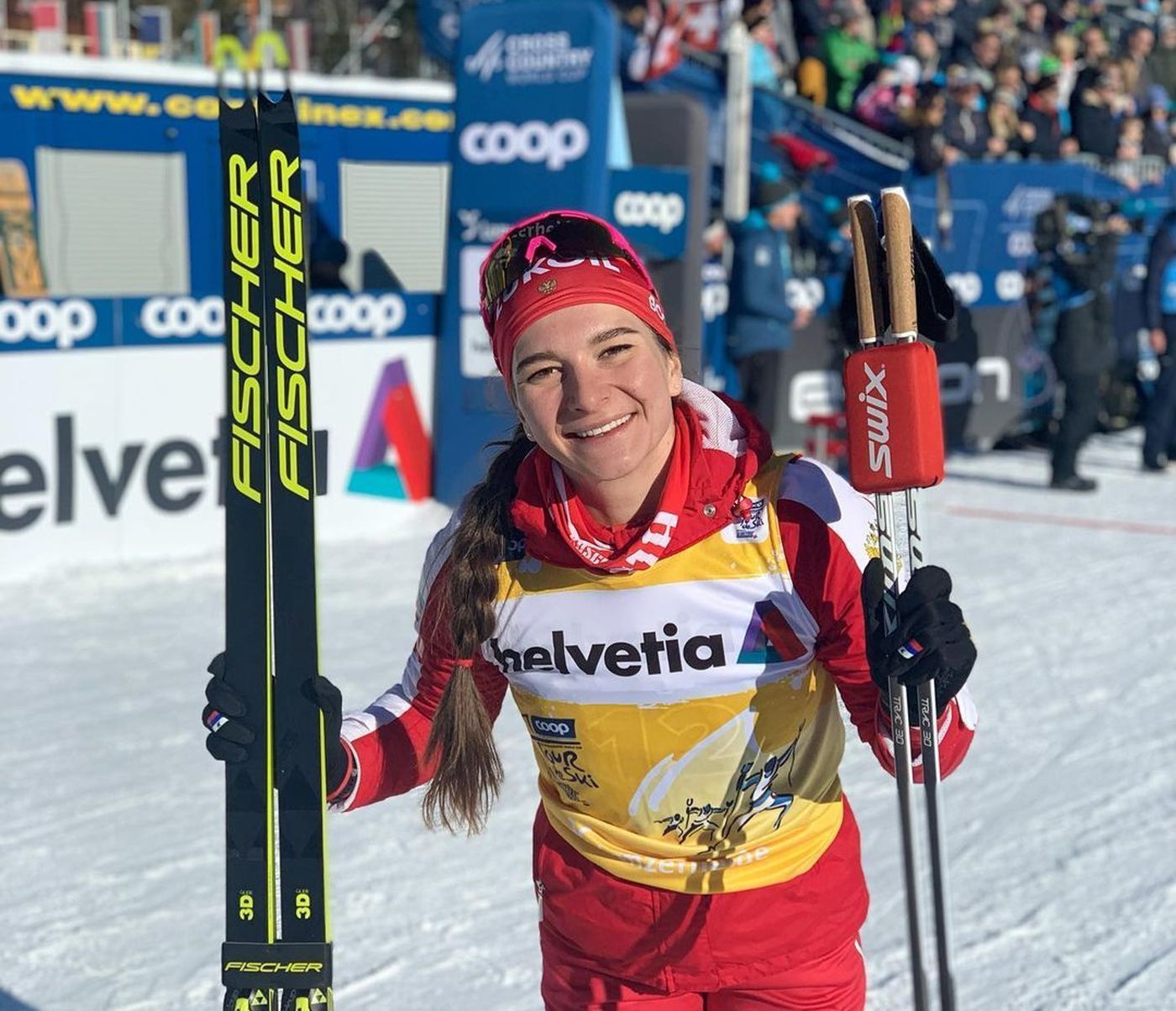 Natalia Nepryaeva en el tour de ski ganadora