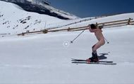 Le retiran el IKON Pass por esquiar desnudo en Arapahoe Bassin