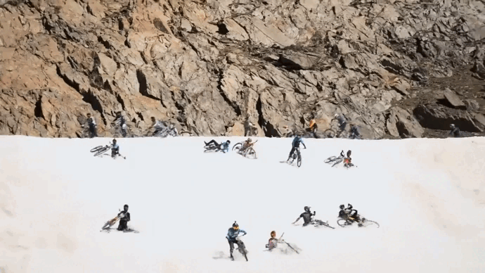 Caos y caídas en la Megavalanche 2022 de Alpe d'Huez