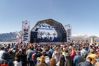 Loquillo reúne a más de 2.500 personas en la estación de esquí de Panticosa