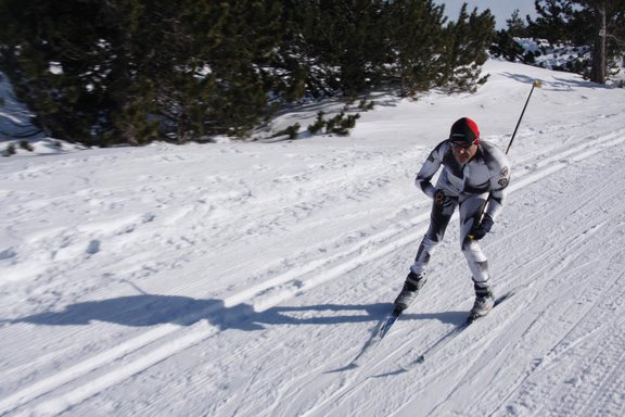 Fotografía de Antonio Pardo practicando esquí de fondo
