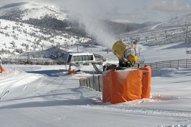 Una nevada permite a Valdesquí ampliar su oferta esquiable