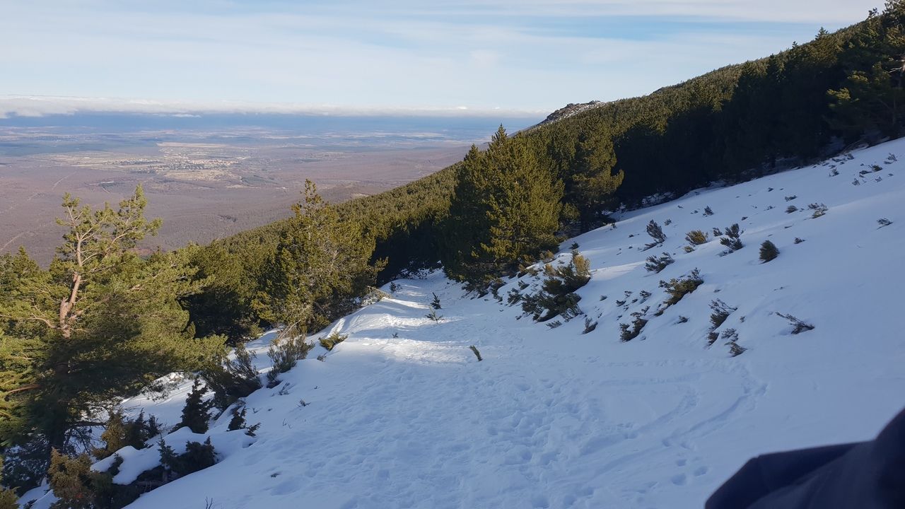 Pico del Lobo y Valle del Silencio