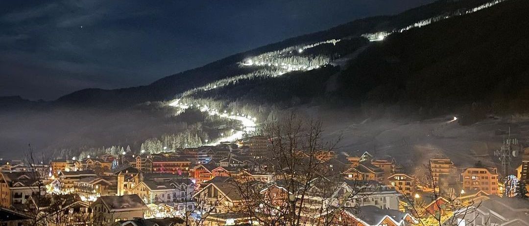 Aprica inaugura la pista de esquí iluminada más larga de Europa