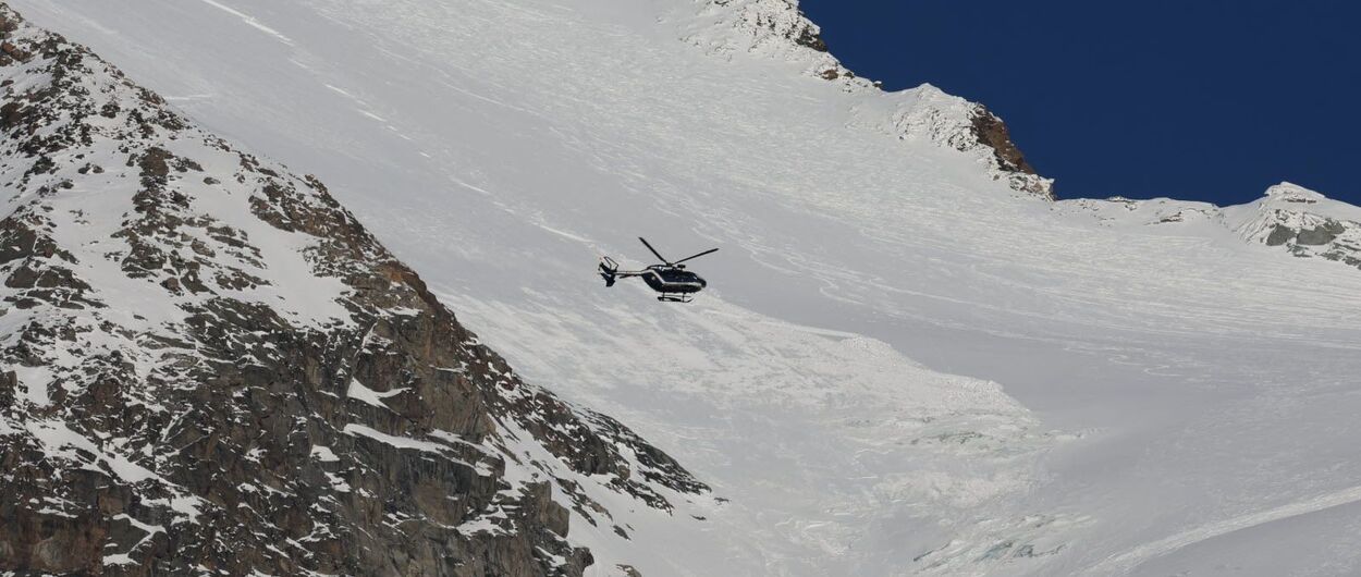 Cinco esquiadores muertos en los Alpes por una enorme avalancha
