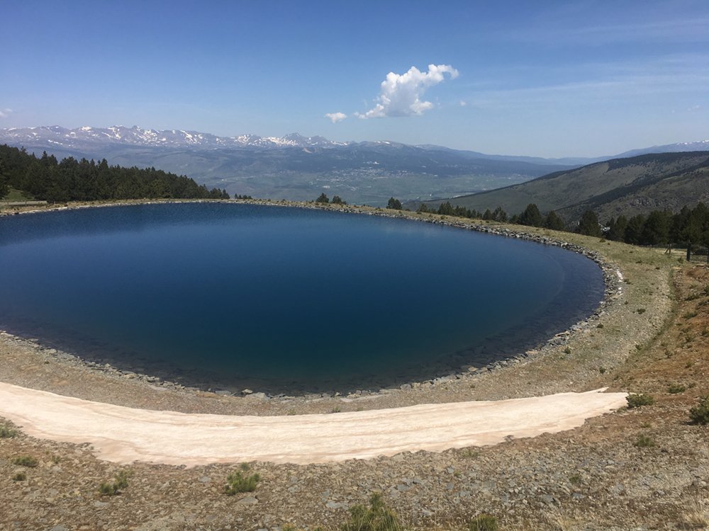 Lago de producción de nieve de Puigmal