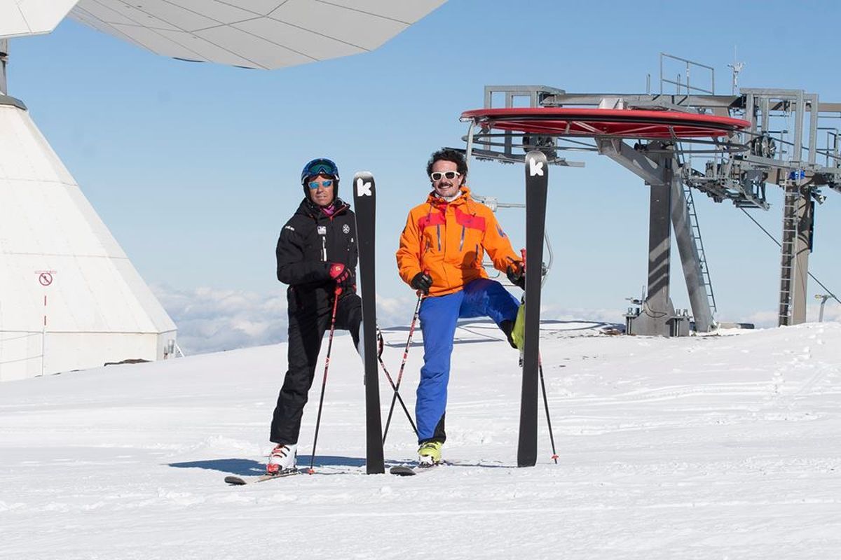 El casco es parte imprescindible de tu equipo de esquí - Blog Oficial del  Grupo ARAMÓN