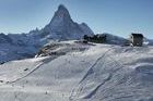 Zermatt se asegura la nieve con una máquina revolucionaria