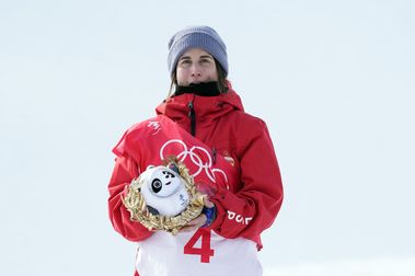 Queralt Castellet se lleva la medalla de plata olímpica en el half-pipe de Pekin 2022