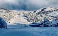 Cerro Catedral abre su temporada de esquí en condiciones de pleno invierno
