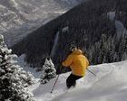 Fuerte descenso de esquiadores en Colorado