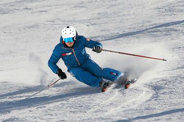 El control de la pelvis y las caderas sobre los esquís.