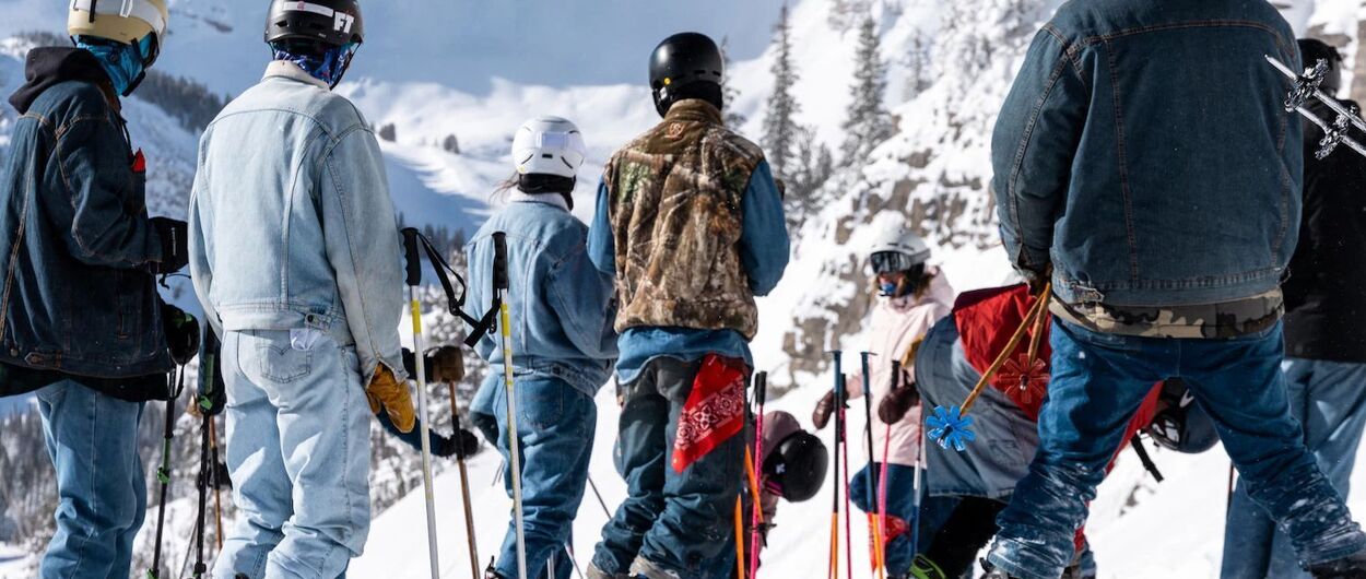 Jackson Hole bate el récord del mundo de esquiadores en tejanos