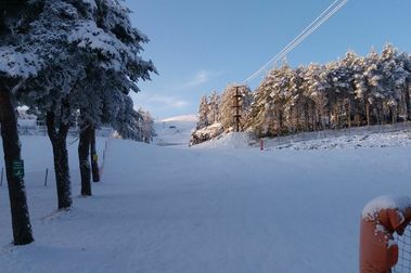 Manzaneda abre su temporada de esquí