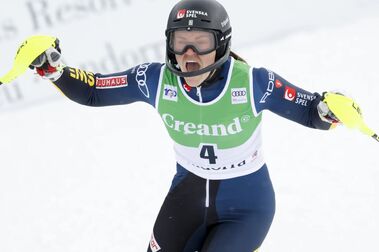 Victoria de Anna Swenn Larsson en el Slalom de Soldeu 2024