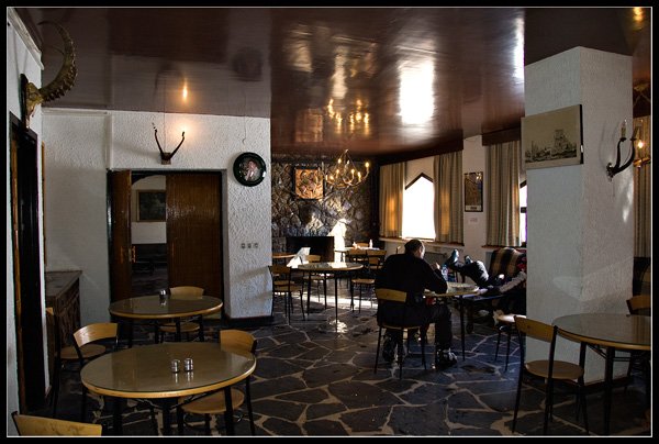 Cafetería del Hotel Shemshak (Irán). Foto de Elur.