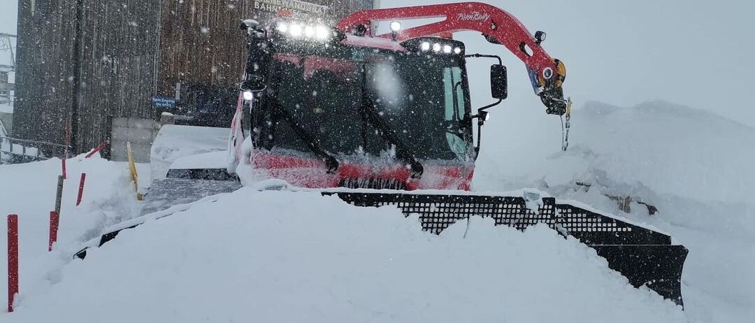 A Hintertux le cae medio metro de nieve y abre todas sus pistas de esquí de verano