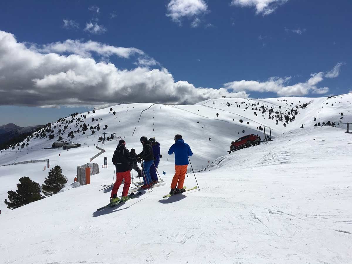 Esquiadores en La Molina (Foto: IST).