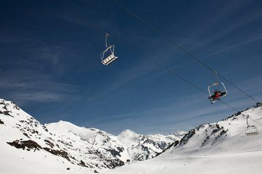 Gana 200€ para esquiar con Traventia.com