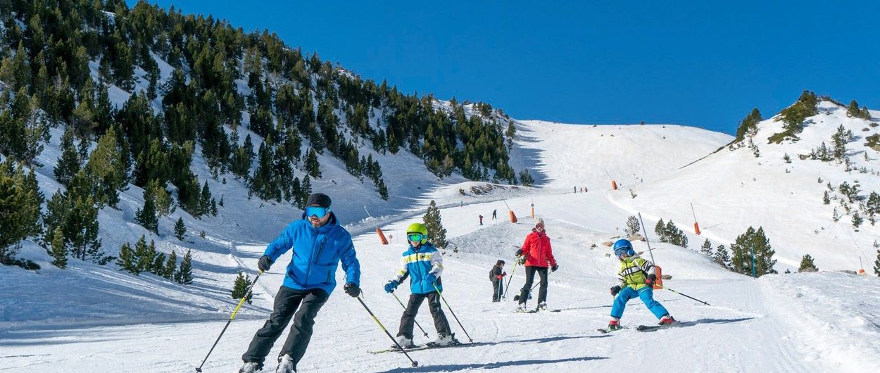 Las estaciones catalanas pactan abrir todas el lunes la temporada de esquí